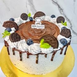 OREO Cookies & Cream Cake